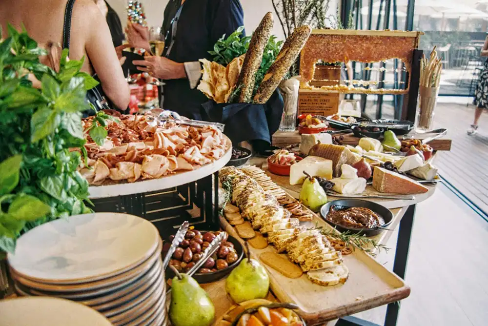 Advantages of Using in-House Catering For Your Rustic Wedding