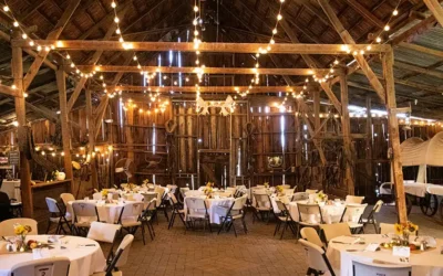 How to Decorate a Barn for a Wedding