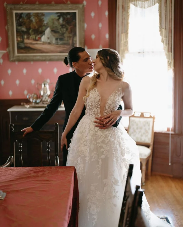 Gina and Collin took advantage of the gorgeous interior spaces of our historic Ranch House. Look at the model vibes this couple is giving! 😍⁠
⁠
Photography: @zoeisabelphotography ⁠
Planning & Design: @gabrielapilarevents⁠
Florals: @pilarfloral⁠
Catering: @commandperformancecatering⁠
Hair & Makeup: @larougeartistry⁠
Lounge Vignette: @mylovelyevents_rentals⁠
Linens: @bbjlatavola⁠
⁠
#camarilloranch #camarilloranchweddings #weddingvibes #weddinginspo #weddingideas #indoorwedding #outdoorwedding #weddinggoals #brideandgroom #weddingvenue #eventvenue